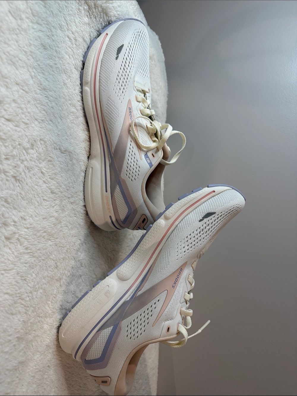 Brooks Ghost 15 Women's Running Shoes - Snow White/Blush/Cosmic Sky (109)